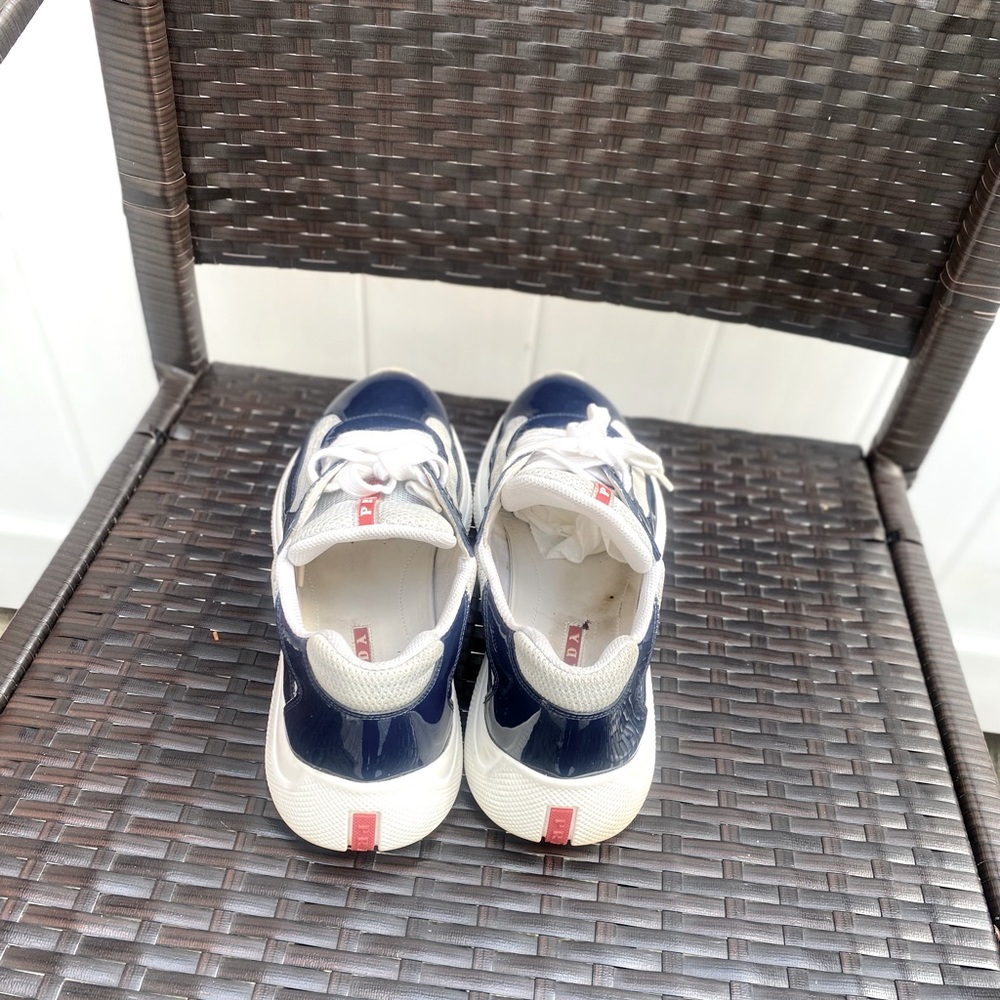 Worn twice, brought other ones and didn’t want these anymore.
